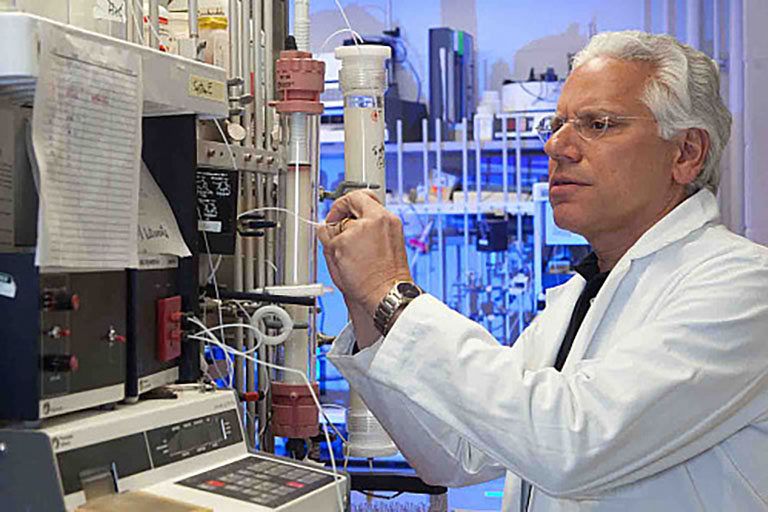Richard DiMarchi working in his lab