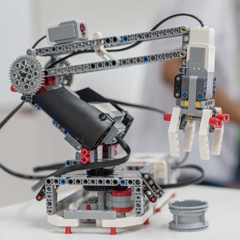 Lego robot arm